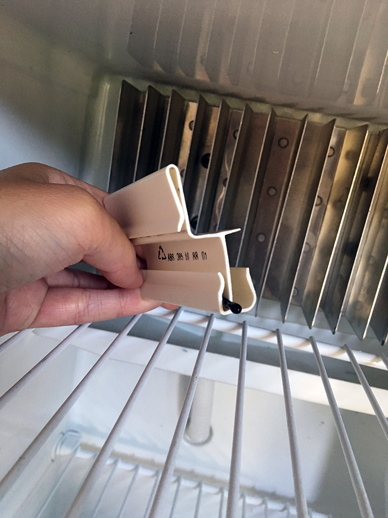 Generic Van Life-RV Fridge Troubleshooting-Thermistor Clip